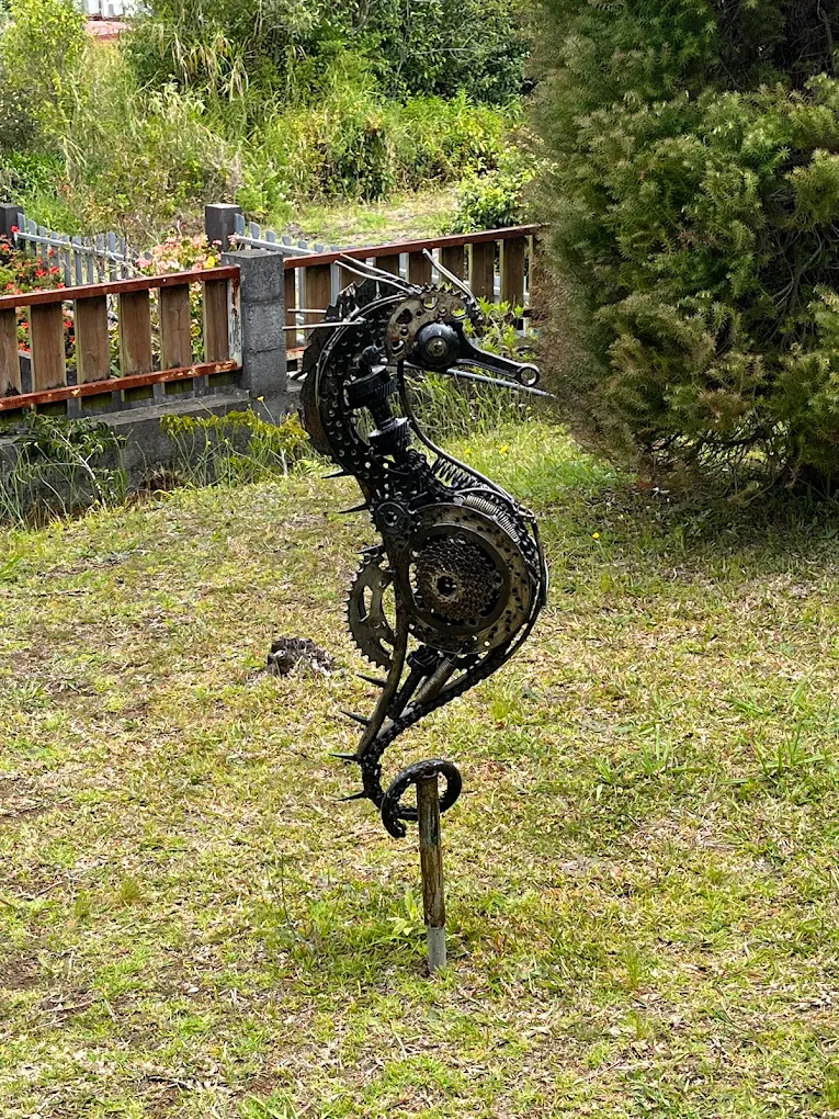 Sculpture et nature au Jardin des Bestioles